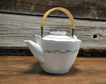 Noritake Graywood Teapot 6041 with Rattan Handle