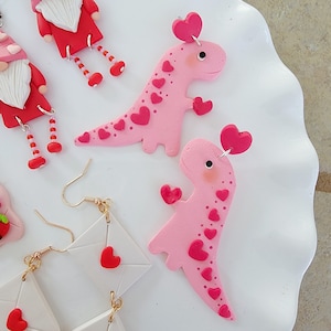 Valentine Dinosaur Earrings, Dinosaur Earrings, Polymer Clay Earrings, Heart, Valentines Day Earrings, Love, Gift Idea, Heart, Sweetheart
