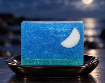 Handgemachte Seife „Moonlight Escape“: Duft nach Küste und Meer, Basis aus Talg und Jojobaöl