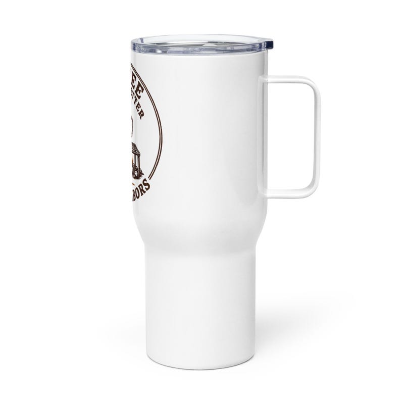 Travel mug with a handle