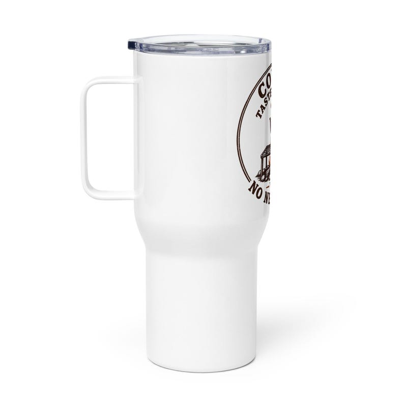 Travel mug with a handle