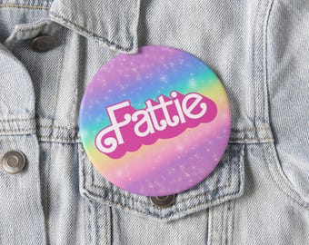 Poupée Fattie rétro des années 90, fille nostalgique étoiles arc-en-ciel, grande taille BBW Body Positivity Pin Button Accessoire
