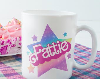Poupée Fattie rétro des années 90 fille étoiles arc-en-ciel nostalgiques grande taille BBW corps positivité drôle cadeau tasse à café 11 oz