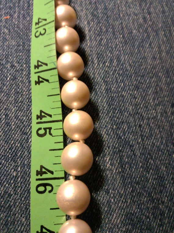 Vintage Costume Choker Pearl Necklace - image 2