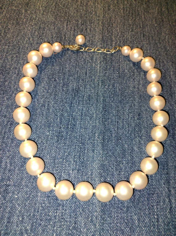 Vintage Costume Choker Pearl Necklace - image 1