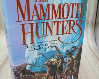 Vintage The Mammoth Hunters by Jean M. Auel HC FE DJ (1985)