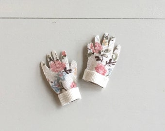 Dollhouse miniature Gardening Gloves -  Cream with pink roses and floral pattern - cream cuffs-  1:12 scale (GA36)