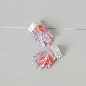 Dollhouse miniature Gardening Gloves -  Grey with orange, pink, cream pattern -  cream cuffs -  1:12 scale (GA32)