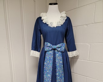 Vintage Woman's Maxi Dress in Navy Blue with Floral Panels and Lace-  Size Medium (6/8)- Renaissance Fair- Costume- Theater- Victorian-