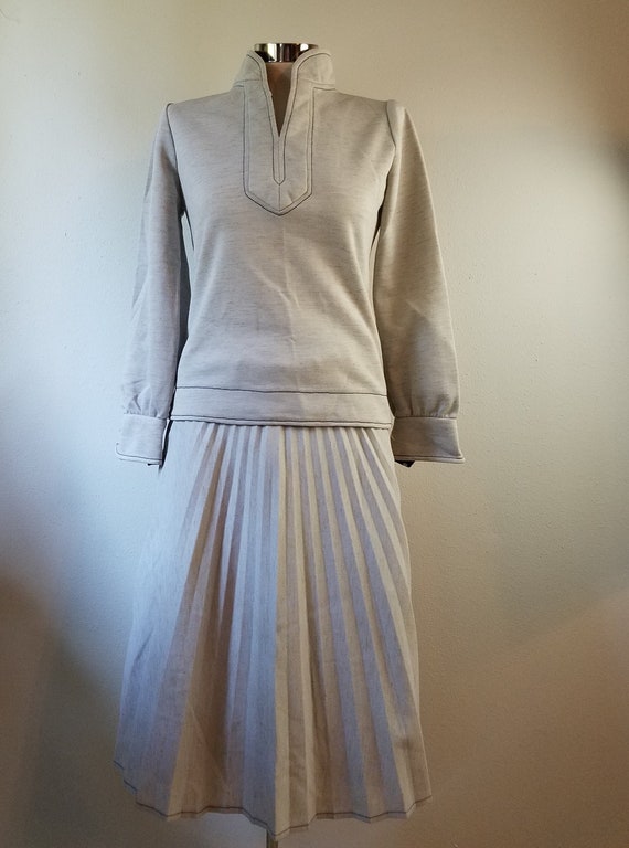 Vintage Women's Gray Tunic and Pleated Skirt by H… - image 1