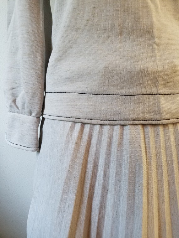 Vintage Women's Gray Tunic and Pleated Skirt by H… - image 3