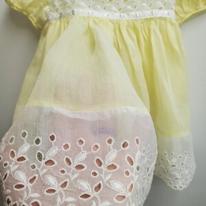 Vintage 50s Girls Sheer Yellow Dress with Eyelet Lace Size 2t Gently Worn Handmade Classic Wedding Flower Girl Easter Birthday image 3