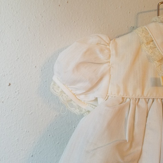 Vintage Girls White Dress with Lace Ruffles and P… - image 3