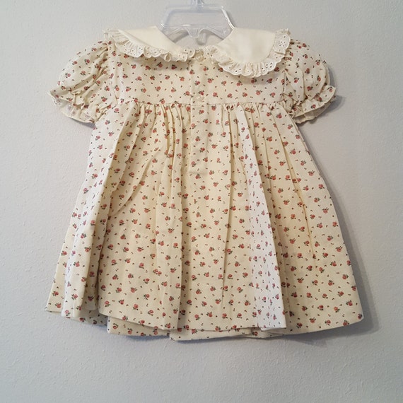 Vintage Girls Dress in Off White with Floral Prin… - image 4