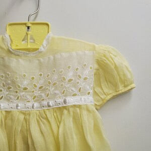 Vintage 50s Girls Sheer Yellow Dress with Eyelet Lace Size 2t Gently Worn Handmade Classic Wedding Flower Girl Easter Birthday image 2