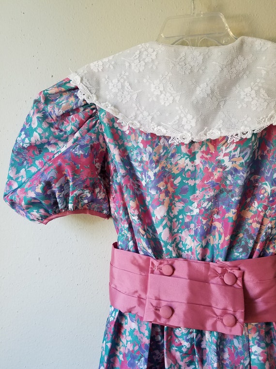 Vintage Girls Floral Romper with Lace Collar and … - image 5