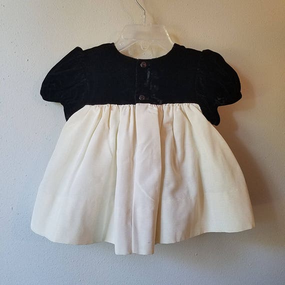 Vintage Girls Black Velvet and Off-White Taffeta … - image 5