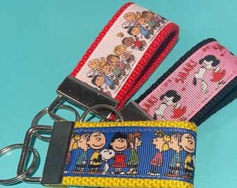 Keyfob Keyring 3 inches Peanuts Gang, Snoopy and Lucy Kiss