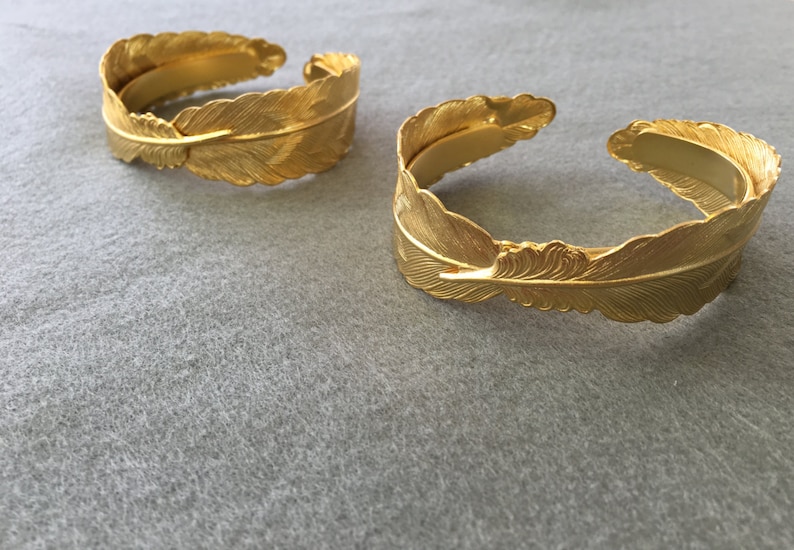 Greek Goddess Gold Leaf Bracelet Bridal Laurel Leaf Handcuff Shackle Roman Princess Bride Bangle Sweet16 Birthday Prom Vine Cuff Wristlet