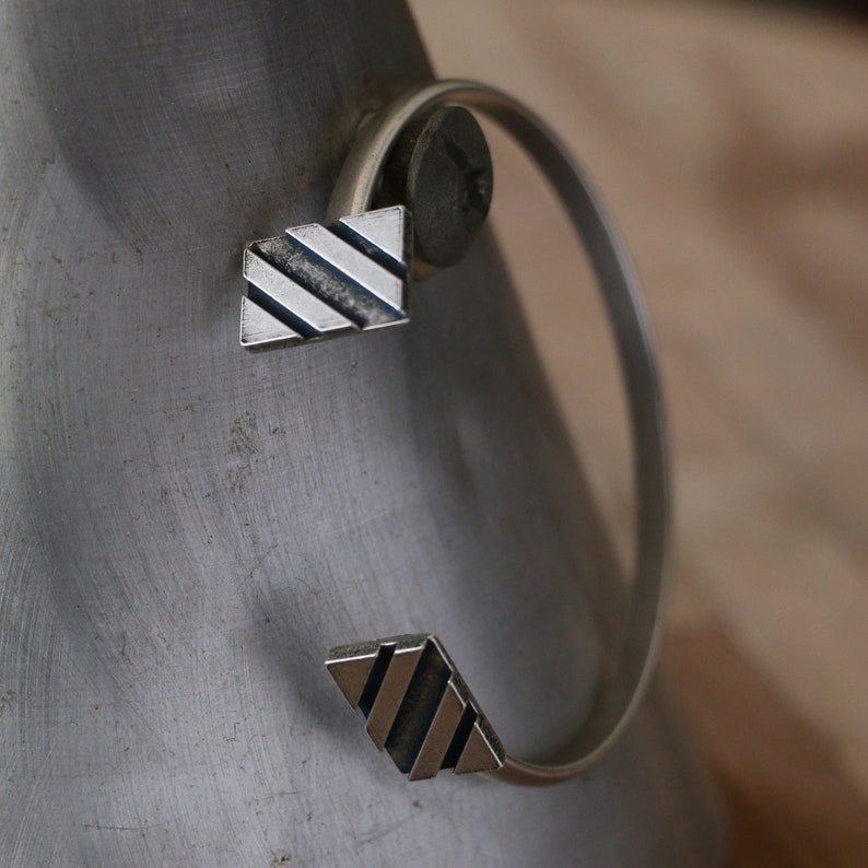 Uneven Dashed Double Square Panel Cuff Bracelet Asymmetric Gap Side Up Brass Stripe Boards Wristlet Women GoldSilver Emboss Lines Bangle