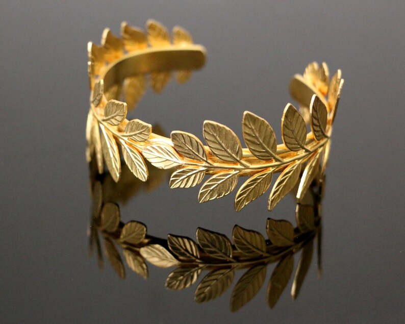 Greek Goddess Gold Leaf Bracelet Bridal Laurel Leaf Handcuff Shackle Roman Princess Bride Bangle Sweet16 Birthday Prom Vine Cuff Wristlet