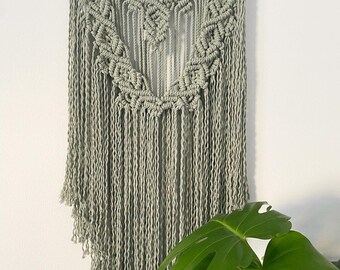 Macrame wall hanging