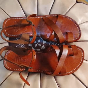 Damskie sandały skórzane z marokańskiego materiału, ręcznie robione brązowe skórzane sandały na paskach, regulowany pasek na kostkę, letnie buty w stylu boho