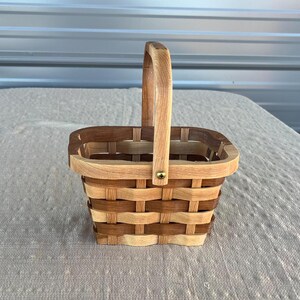 Wooden flower girl basket,wedding decoration,rustic basket,table centerpiece,basket with handle