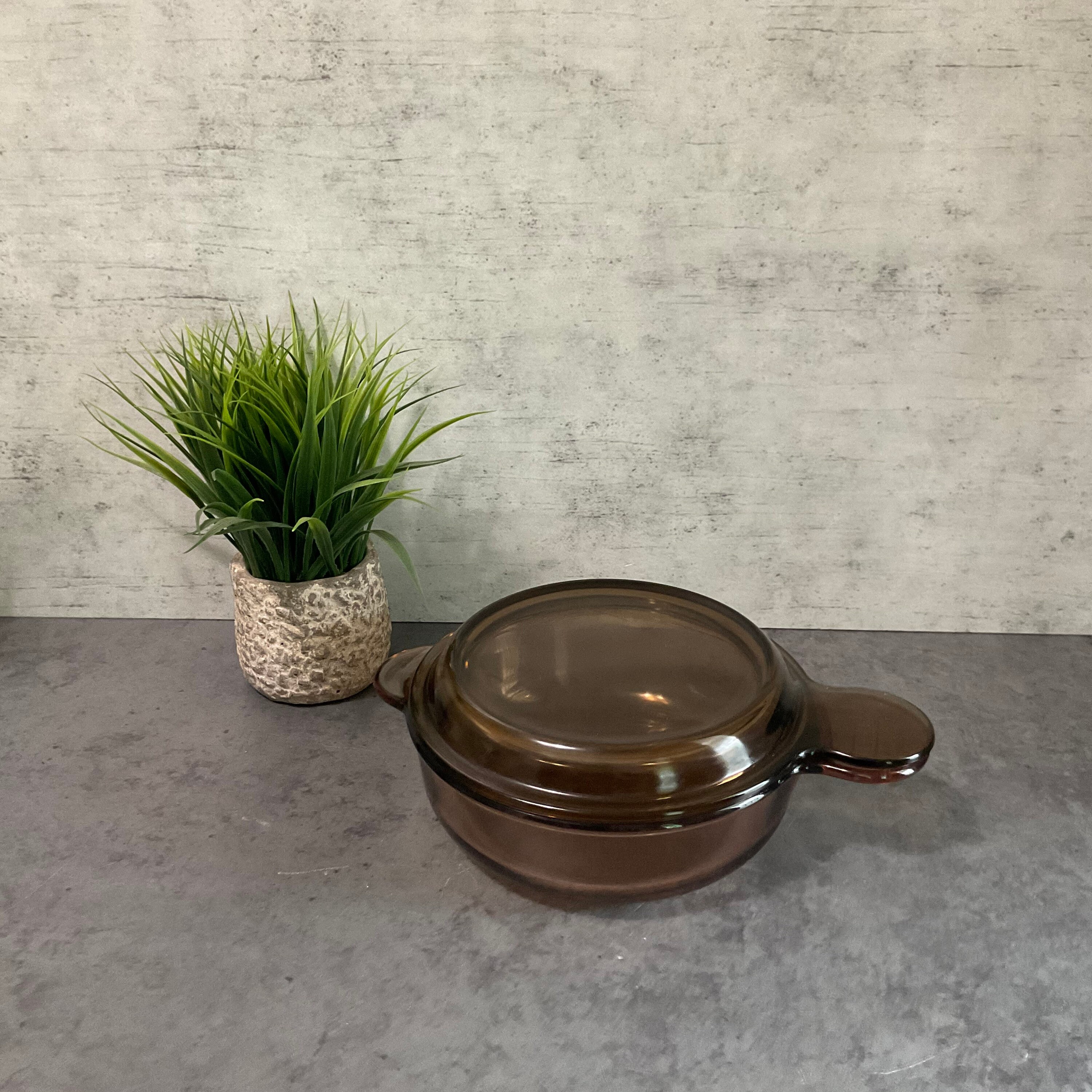 Large Amber Vision Grab It Bowl With Lid by Corning - V-240-B