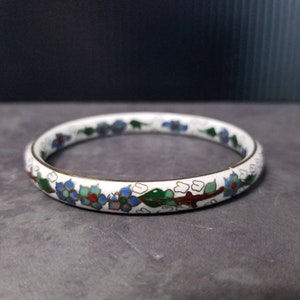 White Floral Cloisonné Bangle Bracelet • 2.5"