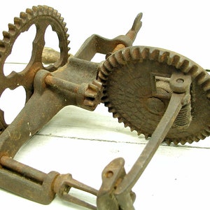 Vintage Apple Peeler Lockey Howland Company Apple Peeler Pat'd 1856 Gear Driven Apple Peach Peeler Read Description image 6