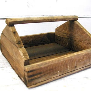 Primitive Wooden Tools Tote Toolbox Box Crafts Unique Table Centerpiece Upson Nut  Division