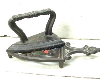 Vintage Cast Iron Miniature Flat Iron Trivet Stand Painted Wilton Mini Miniatures for Collection