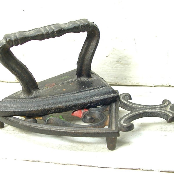 Vintage Cast Iron Miniature Flat Iron Trivet Stand Painted Wilton Mini Miniatures for Collection