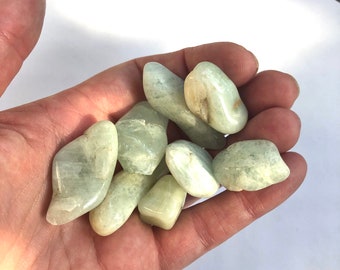 8 x Aquamarine Stones - Polished Tumbled Specimens - Good for wire wrapping / adding to sets / diy advent calendars or fairy gardens