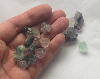 20 x Fluorite Stone Nugget Beads - natural irregular shapes - green / purple tones