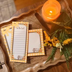 Farmhouse Sunflower To-Do List Notepad: Gingham Border, Barn Art (Handmade)