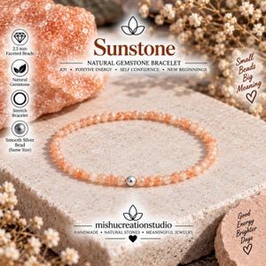 Può includere: Un braccialetto elastico composto da perline di pietra del sole sfaccettate da 2,5 mm con una singola perlina argentata liscia. Il testo sull'immagine recita Sunstone, Natural Gemstone Bracelet, Joy, Positive Energy, Self Confidence, New Beginnings, Small Beads Big Meaning, mishucreationstudio, Handmade, Natural Stones, Meaningful Jewelry, Good Energy Brighter Days.