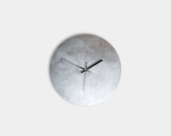 Horloge murale argentée, métal, faite main, différentes tailles, silencieuse