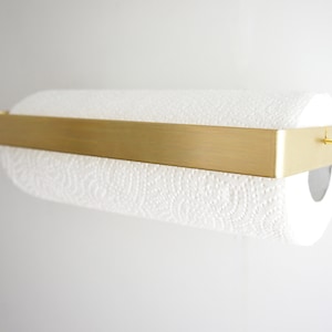 Porta-rolos de cozinha em latão bruto