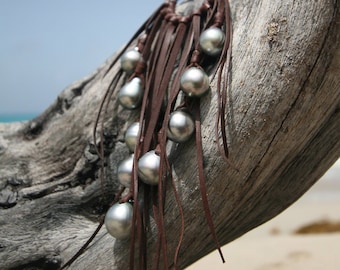 Tahitian cultured pearls grape with leather fringes, beach jewelery, bohemian organic jewelry, cultured saltwater pearls, St Barth.