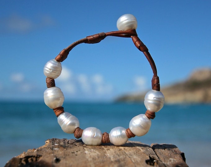 leather and cultured pearls bracelet. Australian precious saltwater pearl, Leather jewelry, beach jewelry, boho jewelry,  leather bracelet..