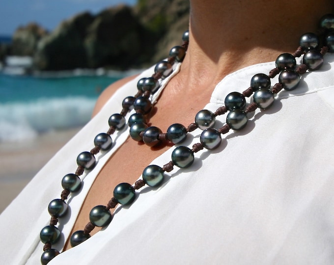 Long pearl necklace on leather, Tahitian leathered pearls, genuine cultured black or Gray pearls on leather, mermaid beach summer jewelry.