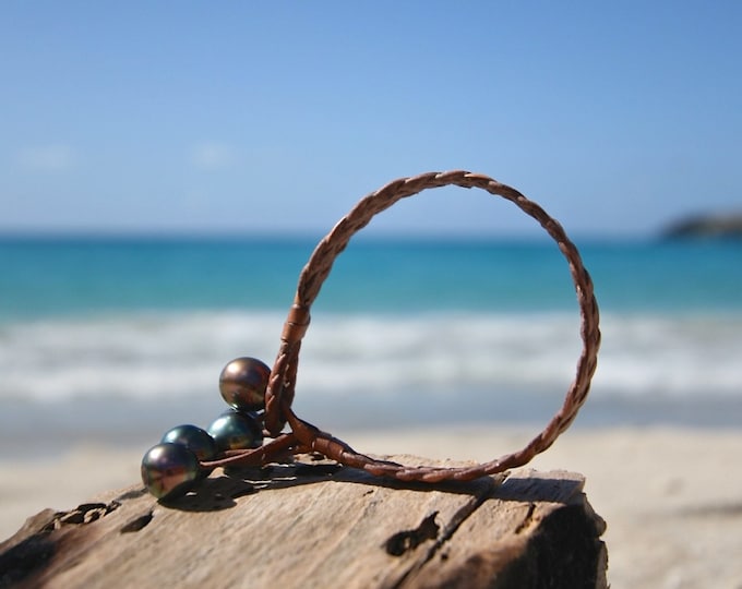 Braided leather with small Tahitian pearl tassel, cultured pearl from Tahiti, braided bracelet, bohemian St Barth, boho,  beach jewelry