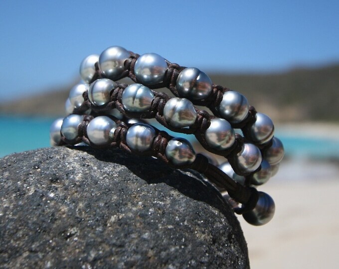 Triple wrap of 42 Tahitian pearls bracelet, cultured pearls, St barthelemy island design, black pearls, boho, beach jewelry, hippiechic,