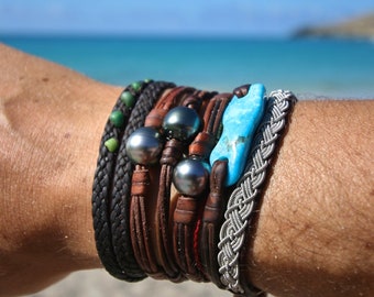 Single Tahitian pearl on leather , minimalist jewelry from St Barth, gypsea, St Barth island, boho and beach jewelry, bohemian style