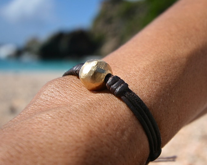 Gold 18k and leather bracelet, super chic luxury jewelry, bohemian chic inspiration, one of a kind solid gold design, St Barths signature.