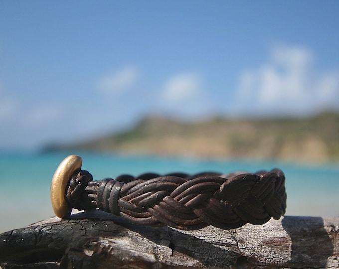 Massive 18k gold clasp braided on leather, men's leather hand made bracelet, St Barth island jewelry, men's gift, fathers day gift gold chic