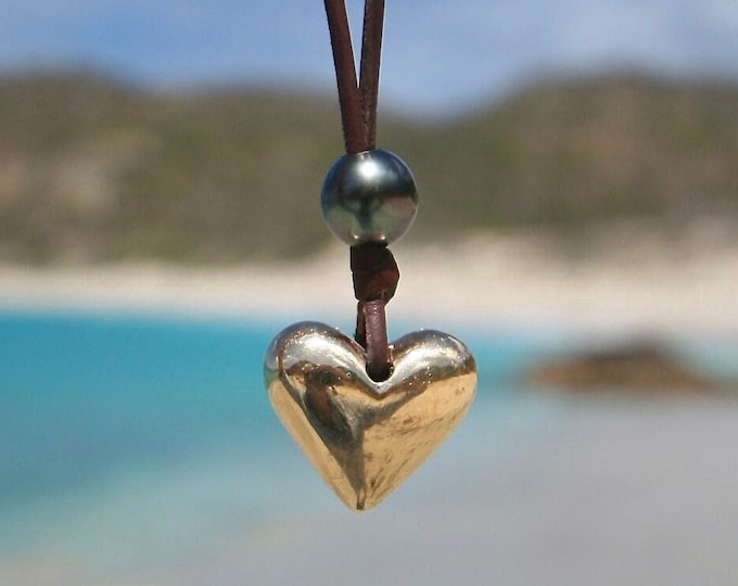 Medium size heart focal pendant necklace made of 18K gold & Tahitian pearls mounted on leather, beach jewelry, St Barth leather jewelry