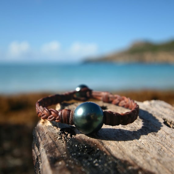 Braided leather with HUGE Tahitian black pearls, cultured pearl from Tahiti, masculine bracelet, bohemian inspiration, boho,  beach jewelry